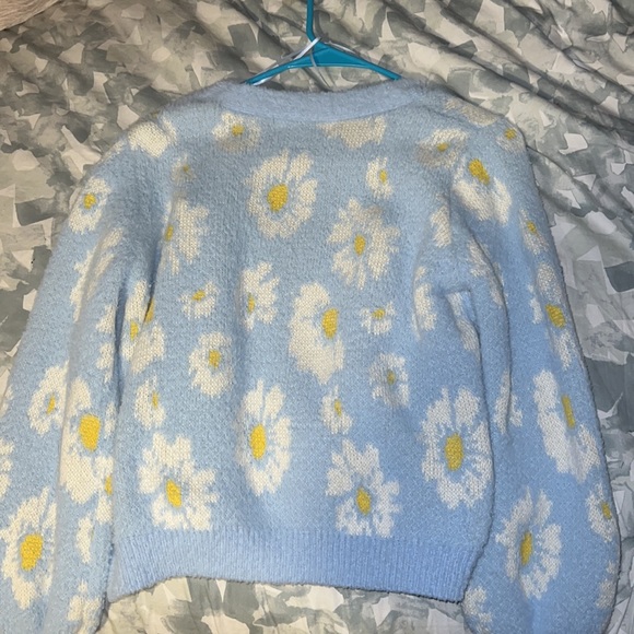 Cute blue knit cardigan and tank top matching set - Picture 3 of 3